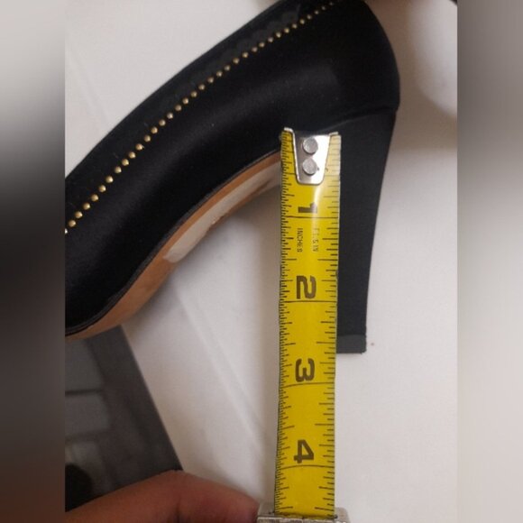St. John Black Heels with Intricate Beadwork SZ 6B - Picture 7 of 11